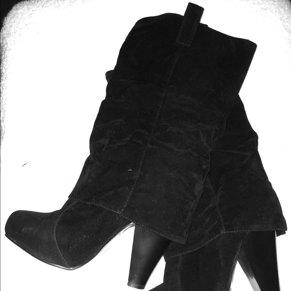 Black, oversized cuffed boots